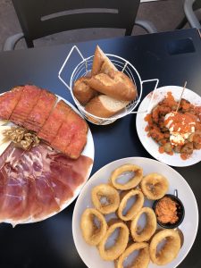 raciones en Zaragoza para compartir bravas rabas tabla