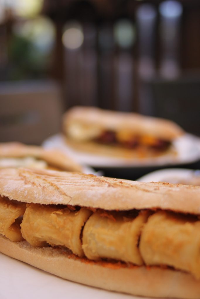 bocadillo de calamares gigantes en zaragoza