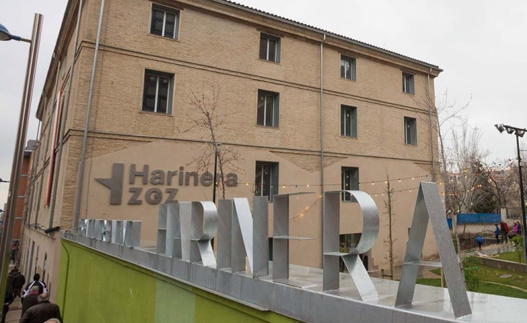 ESTAMOS DE CINE! Gear Up en Harinera ZGZ: taller gratis de cine y cena para recoger en La Revuelta